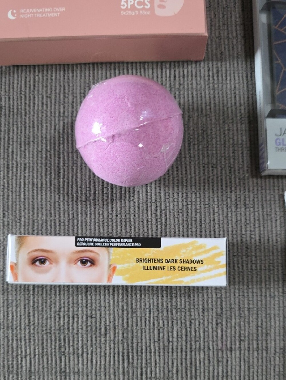 Beauty Bundle With A Variety Of Items And Brands, 9 Total, To Treat Yourself. - Picture 5 of 14